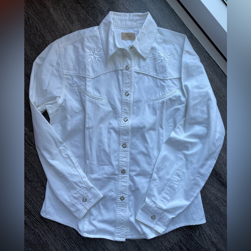Vintage Wrangler Pearl Snap Western Embroidered Floral White Womens Button Up